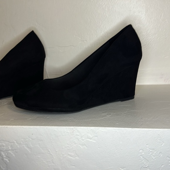 NIB SO Opening black memory foam wedge heels 10 - Picture 5 of 10